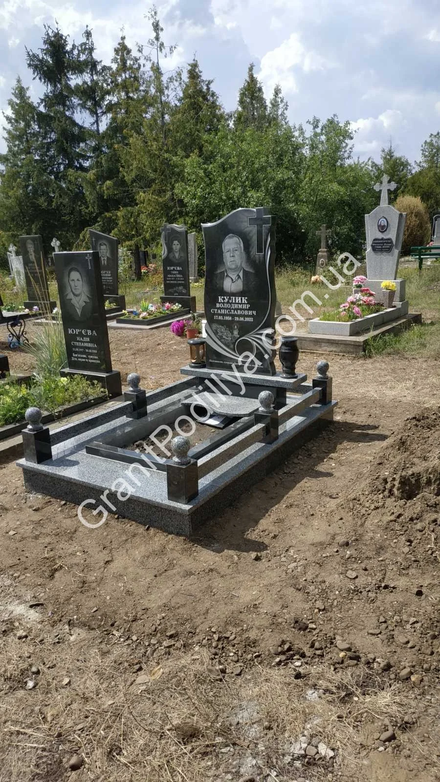 Подвійний пам'ятник з граніту - Кам'янець-Подільський | GranitPodillya